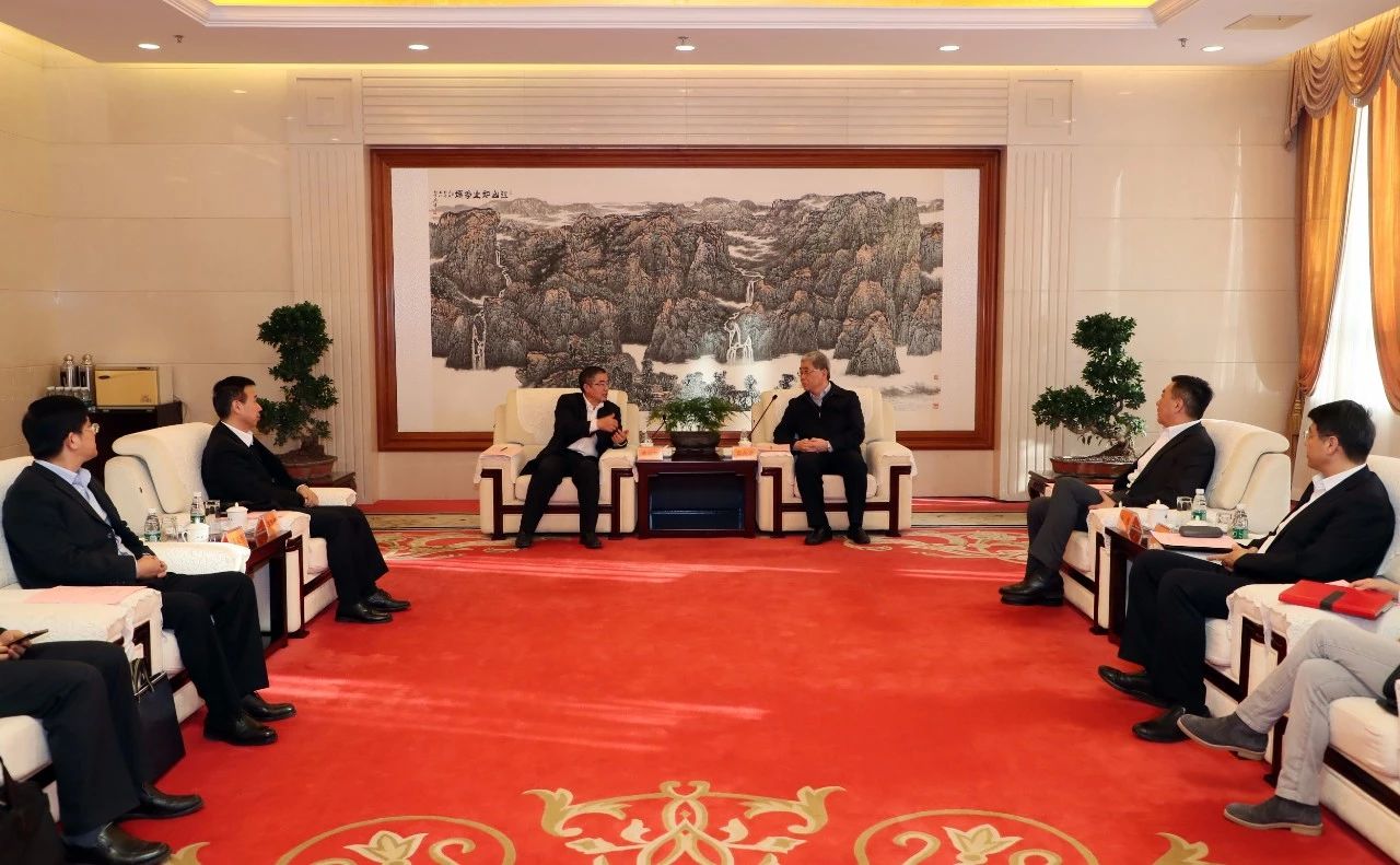 雷凡培會(huì)見中國船級(jí)社黨委副書記、總裁莫鑒輝一行